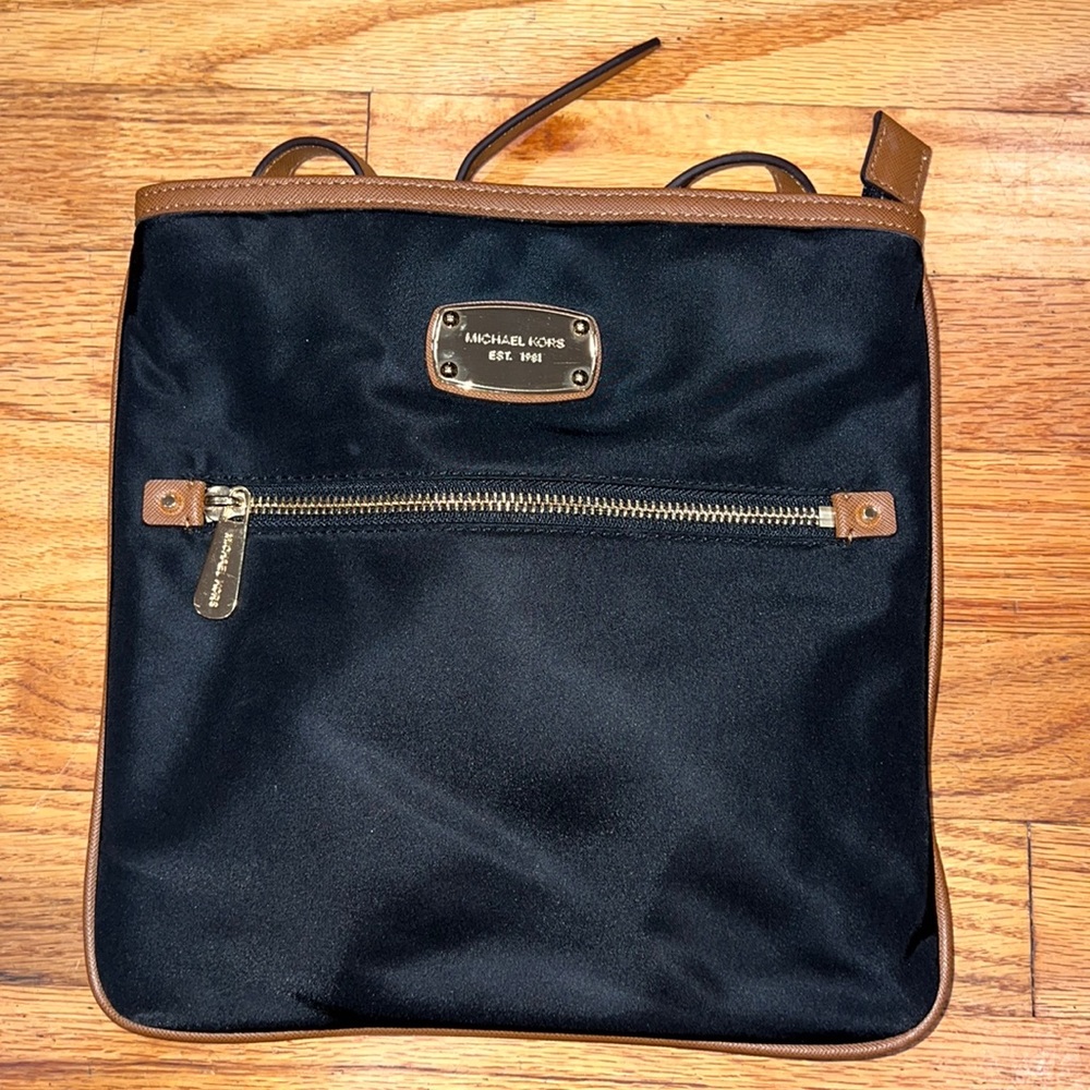 EUC Michael Kors Large Kempton Nylon Crossbody Black Brown Gold